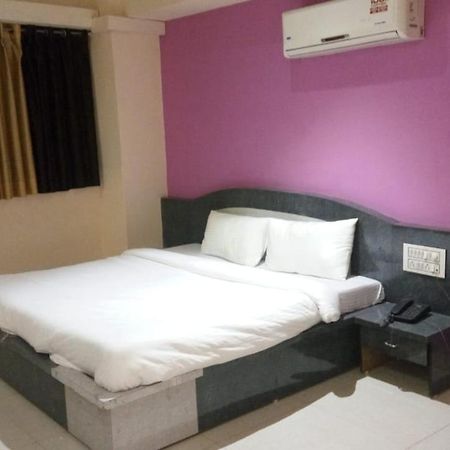 Hotel Swell Ahmedabad Luaran gambar