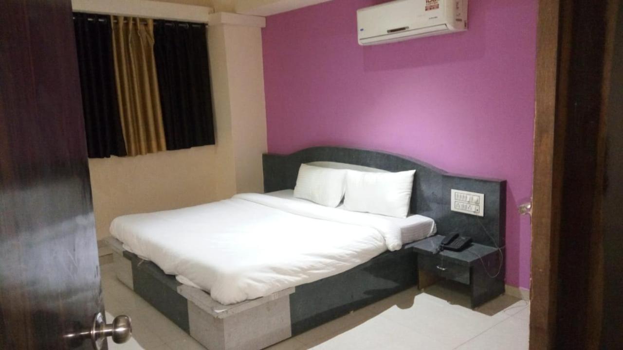 Hotel Swell Ahmedabad Luaran gambar