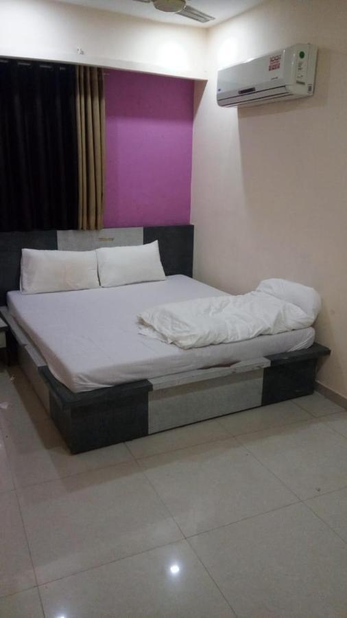 Hotel Swell Ahmedabad Luaran gambar