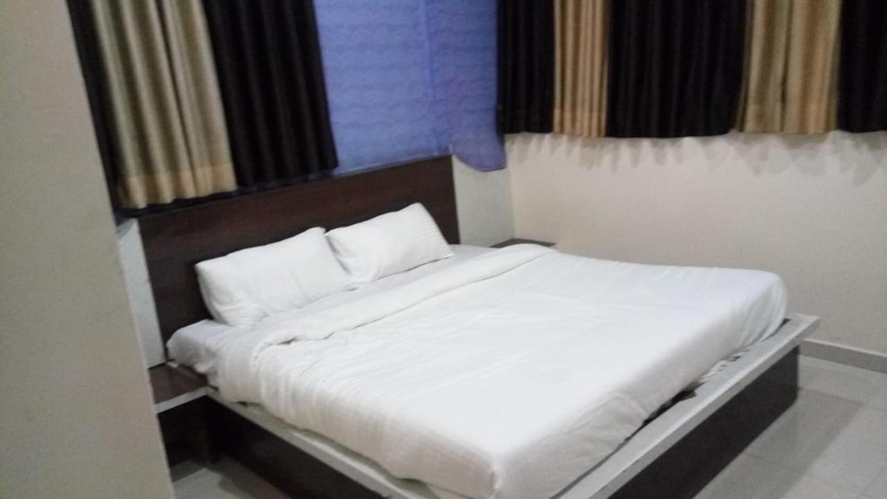 Hotel Swell Ahmedabad Luaran gambar